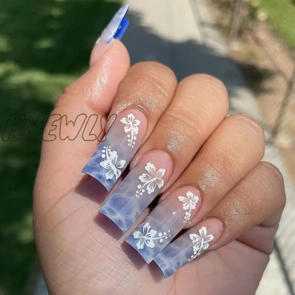 24Pcs Christmas Exclusive False Nails Wearable Long Xmas Style Fake Elk Snowflake Design Full Cover