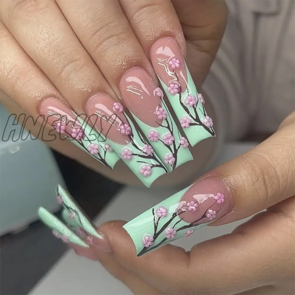 24Pcs Christmas Exclusive False Nails Wearable Long Xmas Style Fake Elk Snowflake Design Full Cover