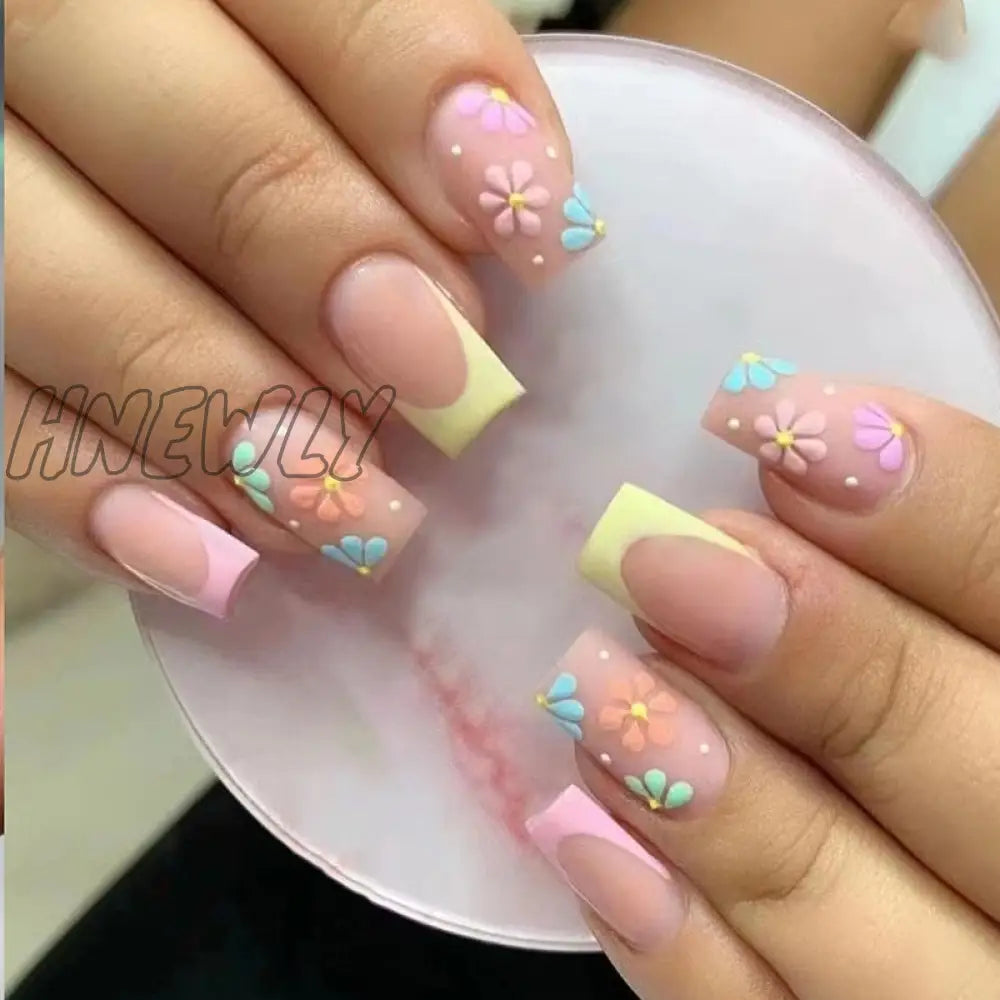 24Pcs Glitter Pink Gradient False Nails Wearable French Fake Nail With Rhinestone Designs Short