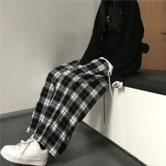 pantsparadises Oversize Women Sweatpants Fashion Black Plaid Casual Pants Baggy Elastic Waist Pockets Student Unisex Hip Hop Loose Trousers