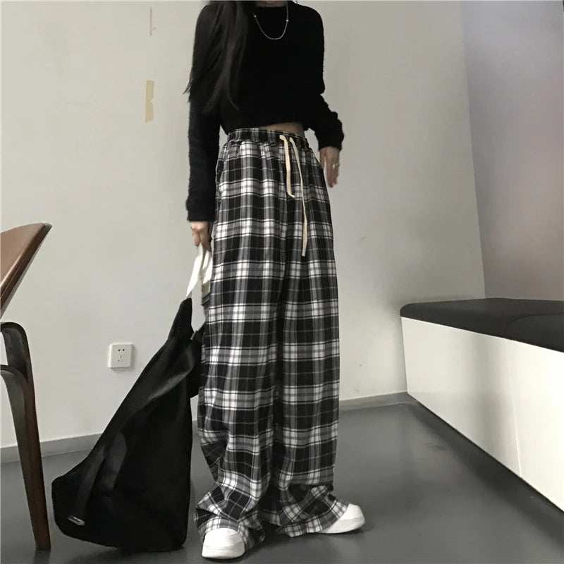 pantsparadises Oversize Women Sweatpants Fashion Black Plaid Casual Pants Baggy Elastic Waist Pockets Student Unisex Hip Hop Loose Trousers