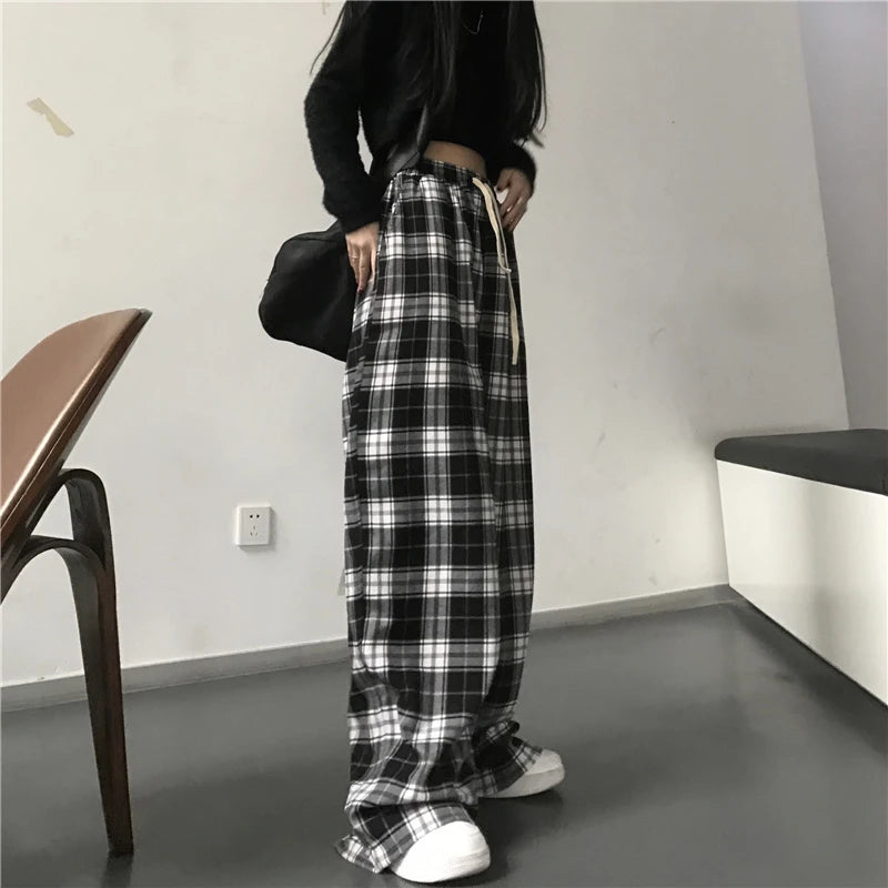 pantsparadises Oversize Women Sweatpants Fashion Black Plaid Casual Pants Baggy Elastic Waist Pockets Student Unisex Hip Hop Loose Trousers