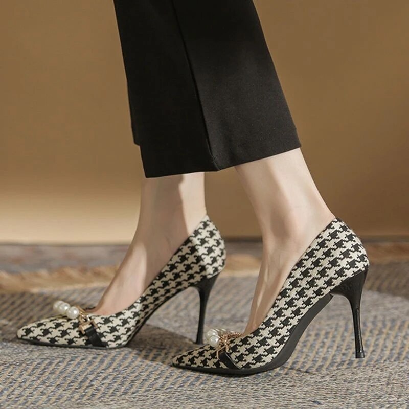 pantsparadises Plus Size 41 Woman Pumps Pointed Toe Pearls Chain High Heels Dress Shoes Houndstooth Stilettos Plaid Boat Shoes for Female